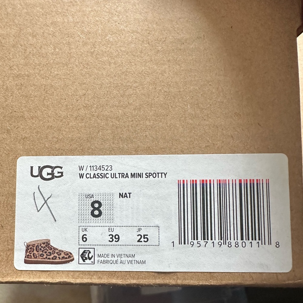 UGG Classic Leopard ultra mini spotty boots - Picture 7 of 7